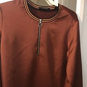 Shiny zip-up top w/ accent sleeves